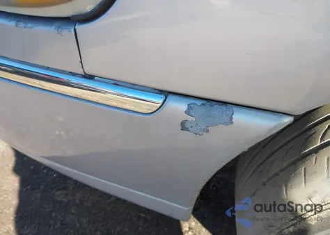 2000 Lincoln Town Car Executive z USA, uszkodzony, nr VIN 1LNHM81W2YY864825